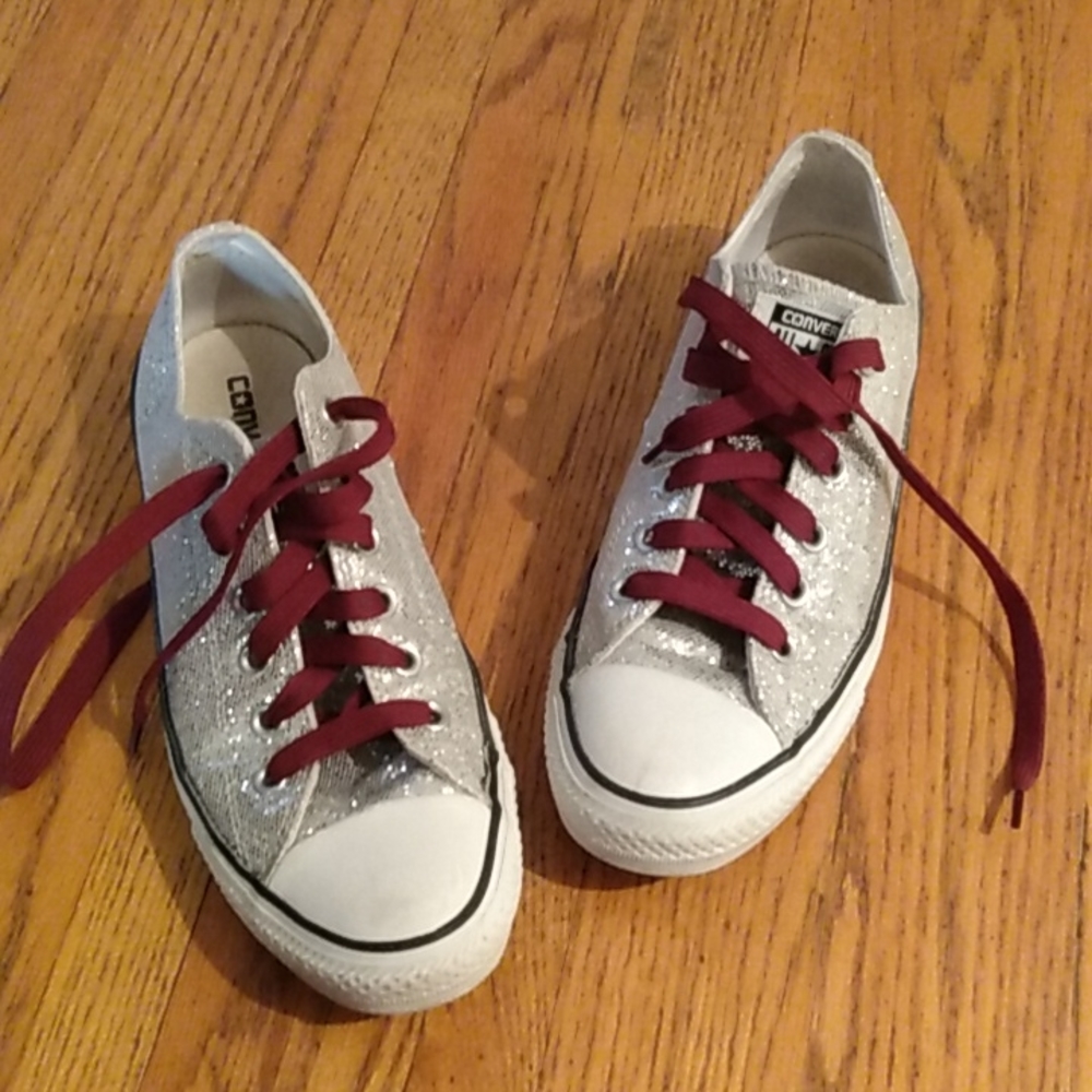 Glitter converse Chuck Taylors with maroon laces. Men US 7, women US 9